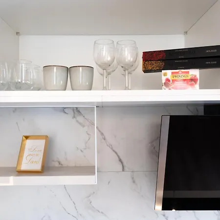 Soni Exclusive Plaza With Private Parking & Self Check-in Bükreş