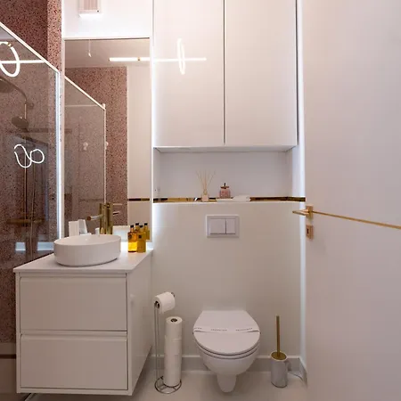 Soni Exclusive Plaza With Private Parking & Self Check-in Apartment *