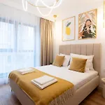 아파트 Soni Exclusive Plaza With Private Parking & Self Check-in *
