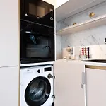 아파트 Soni Exclusive Plaza With Private Parking & Self Check-in 부쿠레슈티