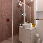 Soni Exclusive Plaza With Private Parking & Self Check-in 부쿠레슈티