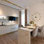 Soni Exclusive Plaza With Private Parking & Self Check-in 아파트 *