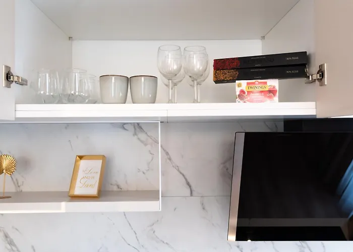 Soni Exclusive Plaza With Private Parking & Self Check-in 부쿠레슈티