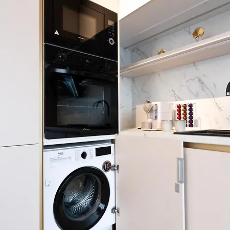 Apartment Soni Exclusive Plaza With Private Parking & Self Check-in Bucharest