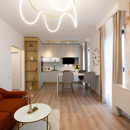 Soni Exclusive Plaza With Private Parking & Self Check-in Apartment